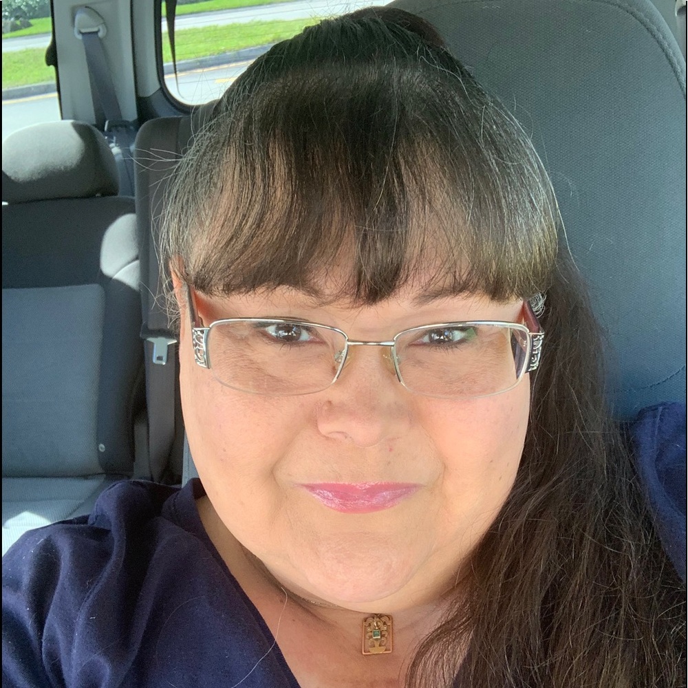 Meet your Posher, Monique